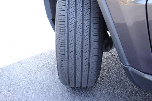 Used 2021 Jeep Grand Cherokee Laredo image 36