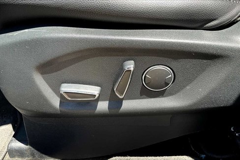 Used 2018 Ford Explorer XLT w/ Equipment Group 202A image 32