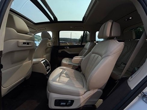 Used 2019 BMW X7 xDrive40i w/ Cold Weather Package image 17