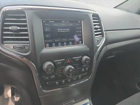 Used 2021 Jeep Grand Cherokee Laredo image 14