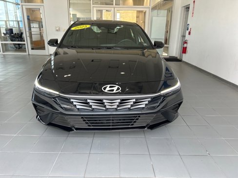 Certified 2025 Hyundai Elantra Sport image 2