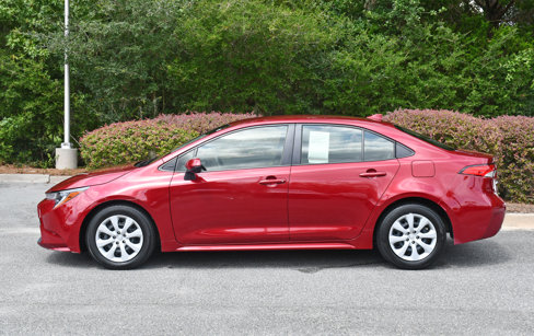 Certified 2022 Toyota Corolla LE image 2