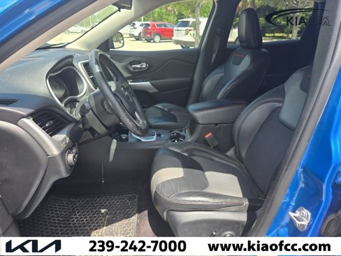 Used 2018 Jeep Cherokee Trailhawk image 15