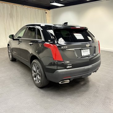 Used 2019 Cadillac XT5 Luxury w/ LPO, Black Ice Package image 3