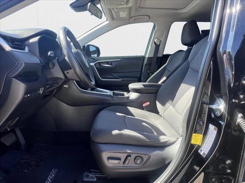 Used 2019 Toyota RAV4 XLE image 10