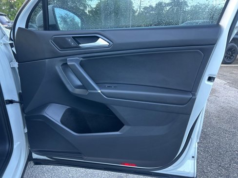 Used 2018 Volkswagen Tiguan SEL image 24