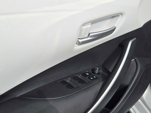 Used 2024 Toyota Corolla SE image 17