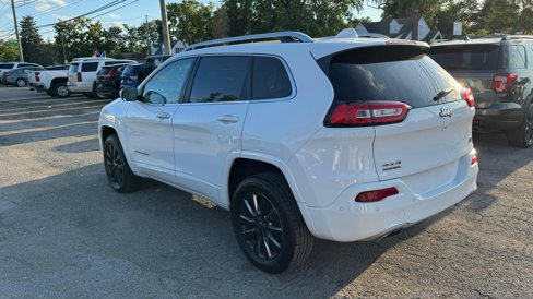 Used 2017 Jeep Cherokee Overland w/ Technology Group image 3