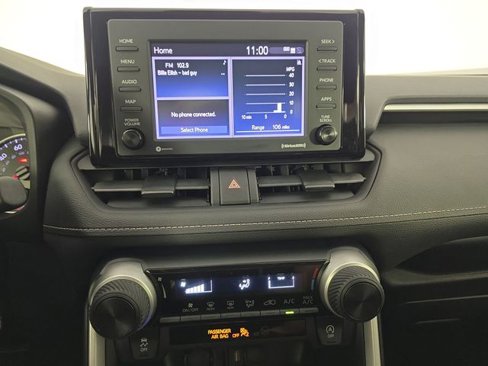 Used 2021 Toyota RAV4 LE image 25