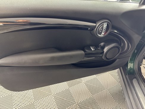 Used 2019 MINI Cooper 2-Door Hardtop image 12