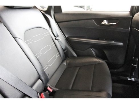 Used 2024 Kia Forte GT-Line image 11