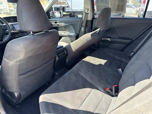 Used 2017 Honda Accord EX image 14