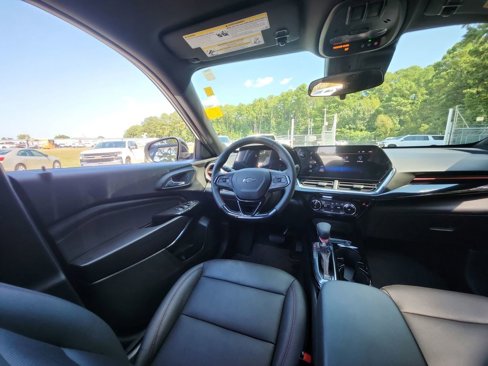Certified 2025 Chevrolet Trax RS w/ Sunroof Package image 13