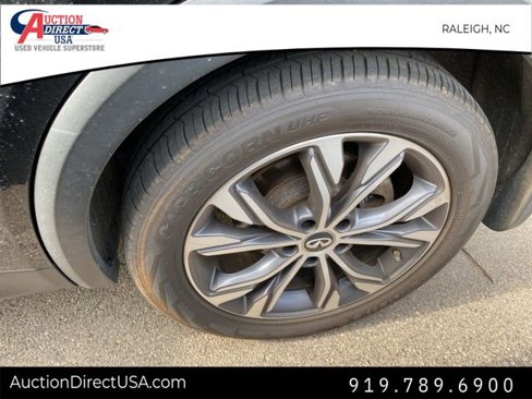 Used 2017 INFINITI QX30 Premium w/ Technology Package image 8