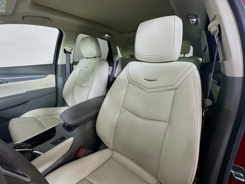 Used 2017 Cadillac XT5 Luxury w/ Driver Awareness Package image 21