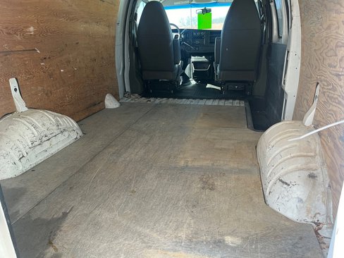 Used 2012 Chevrolet Express 2500 image 8