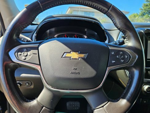 Used 2018 Chevrolet Traverse LT image 2