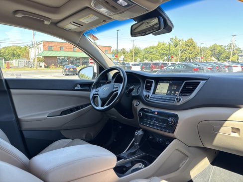 Used 2016 Hyundai Tucson Limited w/ Option Group 03 image 15