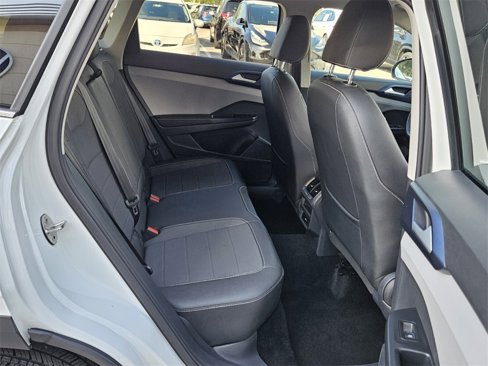 Certified 2024 Volkswagen Taos SE image 19
