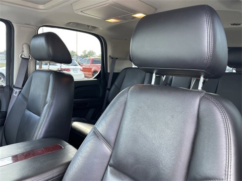 Used 2009 Cadillac Escalade AWD image 12