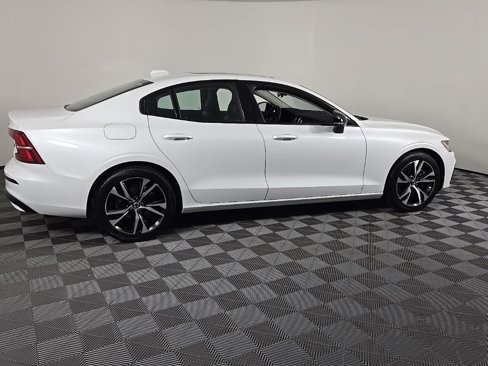 Certified 2025 Volvo S60 B5 Core image 5