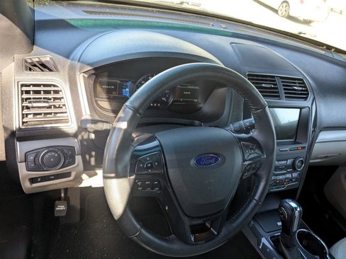 Used 2018 Ford Explorer XLT w/ Equipment Group 202A image 15