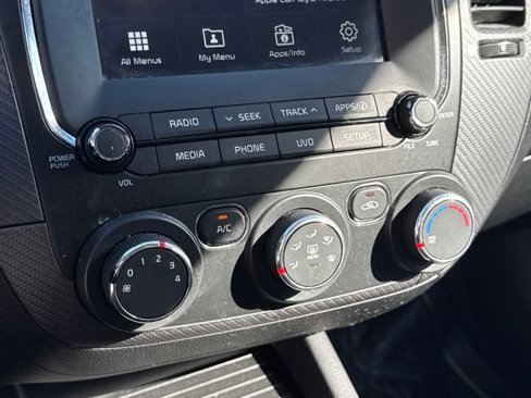 Used 2017 Kia Forte S image 18