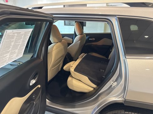 Used 2015 Jeep Cherokee Latitude image 19