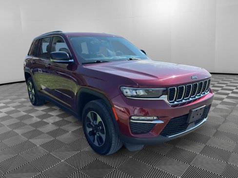 Used 2023 Jeep Grand Cherokee 4WD 4xe image 4