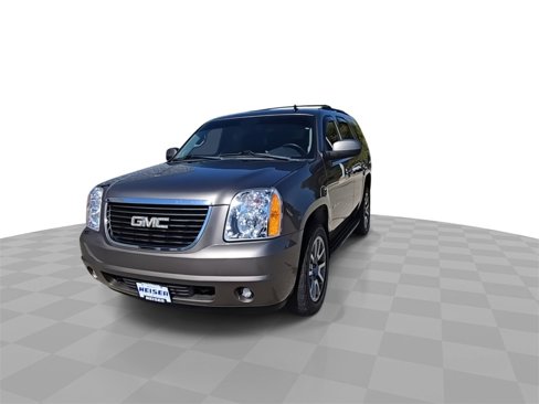 Used 2011 GMC Yukon SLT w/ SLT-2 Equipment Package image 3