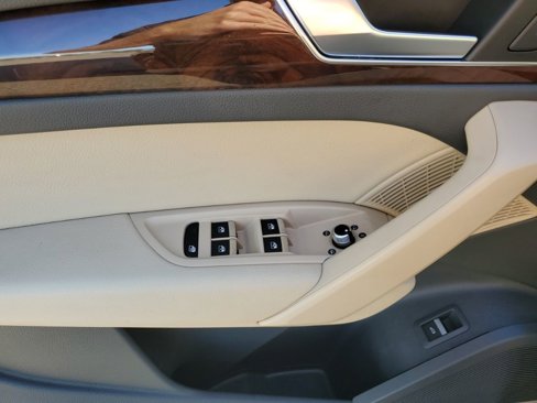Used 2018 Audi Q5 2.0T Premium Plus w/ Premium Plus Package image 27
