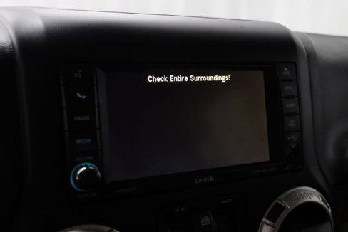 Used 2017 Jeep Wrangler Unlimited Rubicon w/ Connectivity Group image 17