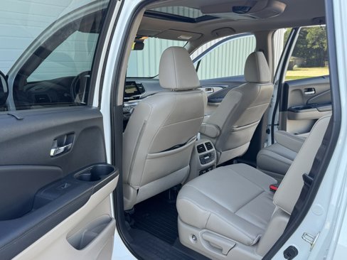 Used 2020 Honda Pilot Touring image 34