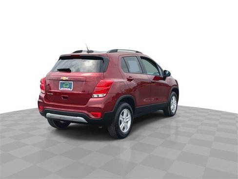 Certified 2022 Chevrolet Trax LT w/ LT Convenience Package image 9