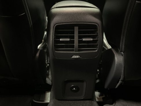 Used 2024 Ford Escape SE image 20