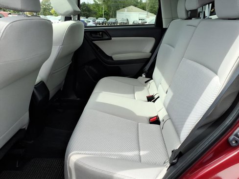 Used 2016 Subaru Forester 2.5i Premium image 8