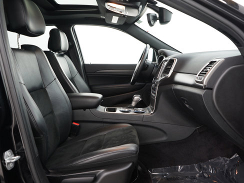 Used 2017 Jeep Grand Cherokee Altitude image 12