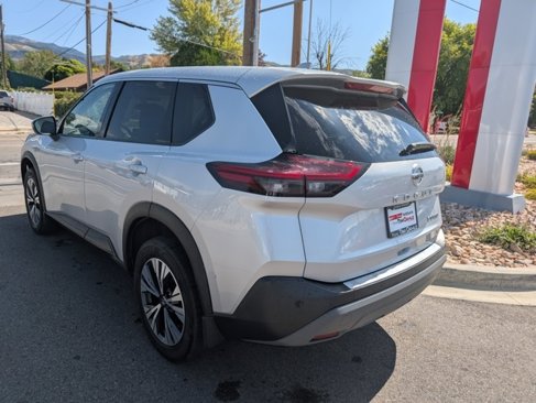 Used 2021 Nissan Rogue SV image 5