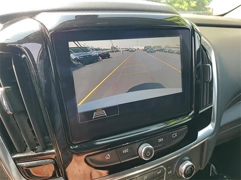 Used 2021 Chevrolet Traverse LT image 19