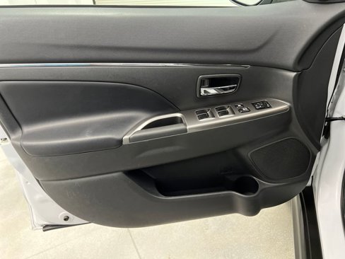 Used 2024 Mitsubishi Outlander Sport SE image 11