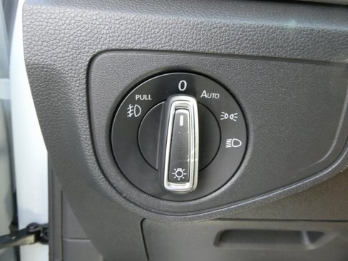 Used 2018 Volkswagen Atlas SE image 25
