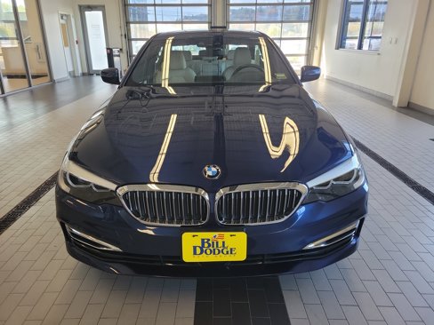 Used 2019 BMW 530i xDrive image 2