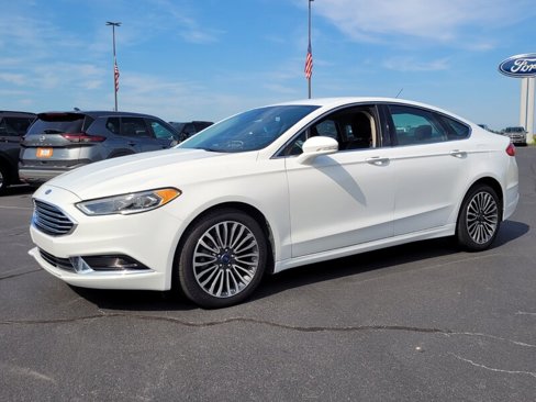 Used 2018 Ford Fusion SE w/ Fusion SE Technology Package image 3