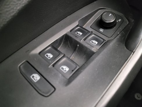 Used 2019 Volkswagen Jetta SE image 27
