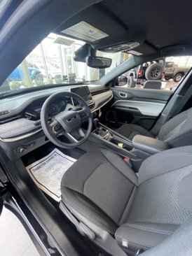 New 2025 Jeep Compass Sport image 28