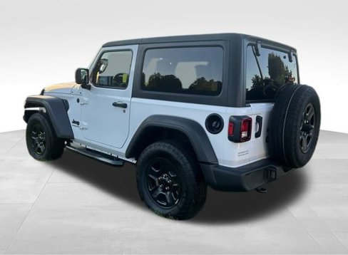 Used 2025 Jeep Wrangler Sport image 5