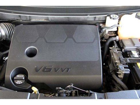 Used 2022 Chevrolet Traverse LS image 3