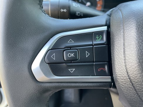 Certified 2024 Jeep Compass Latitude image 40