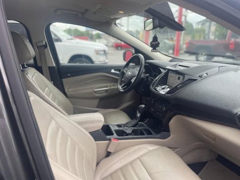 Used 2017 Ford Escape Titanium image 18