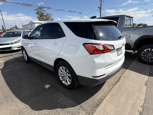 Used 2018 Chevrolet Equinox LS image 3